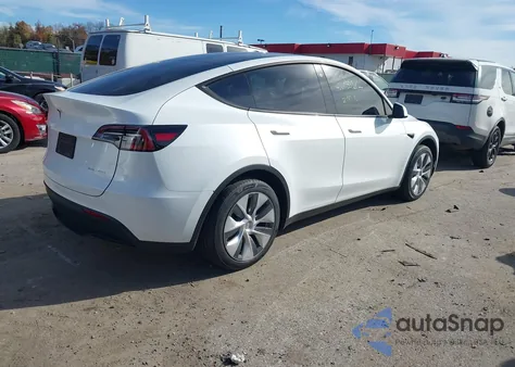 2023 Tesla Model Y Awd/Long Range Dual Motor All-Wheel Drive z USA, uszkodzony, nr VIN 7SAYGDEE8PA099530